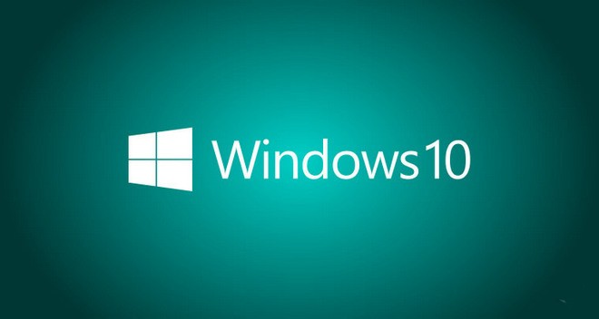 Логотип Windows 10 на светло синем фоне